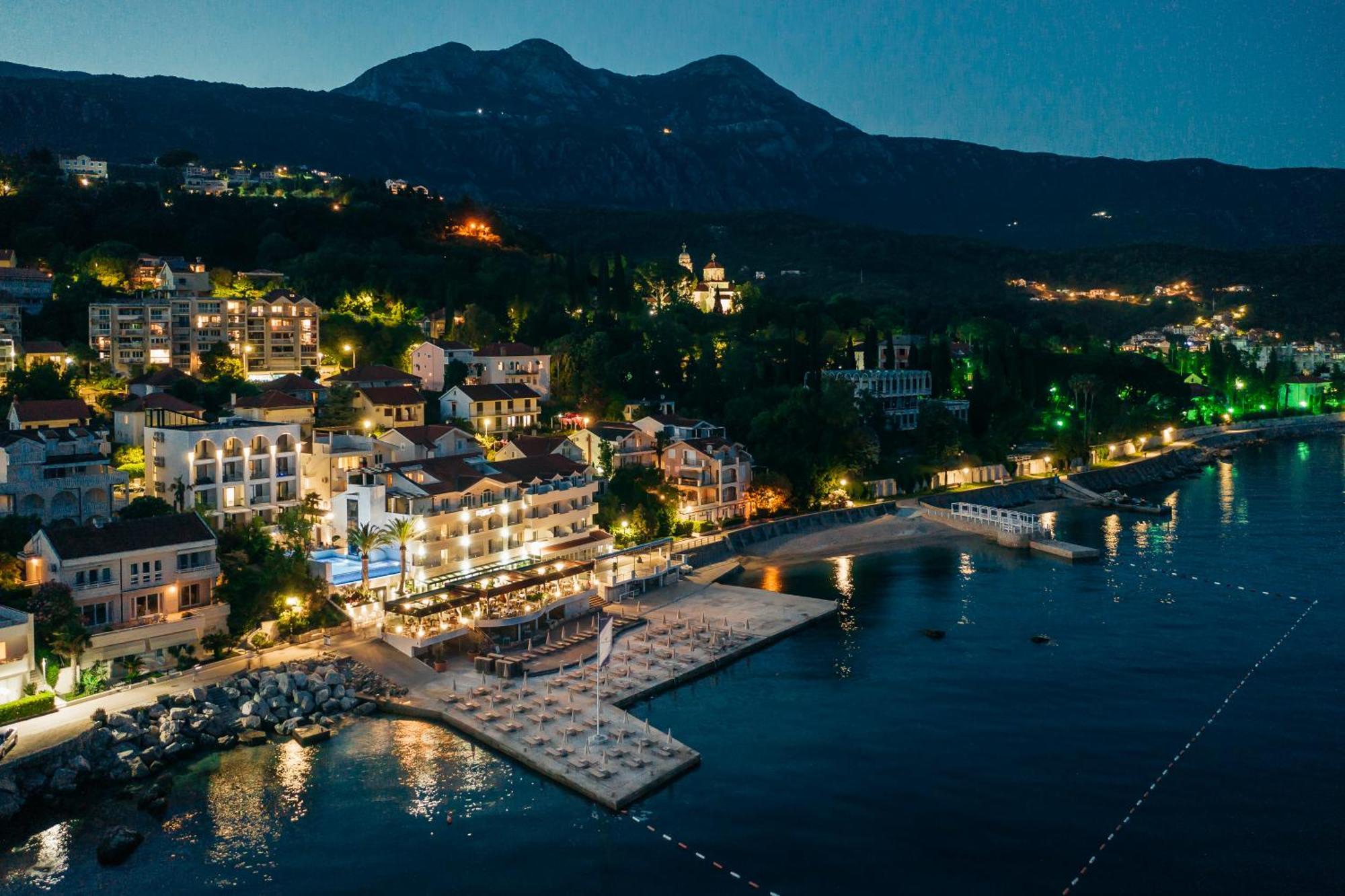 Hotel Perla تْشيرسيك نوفي المظهر الخارجي الصورة