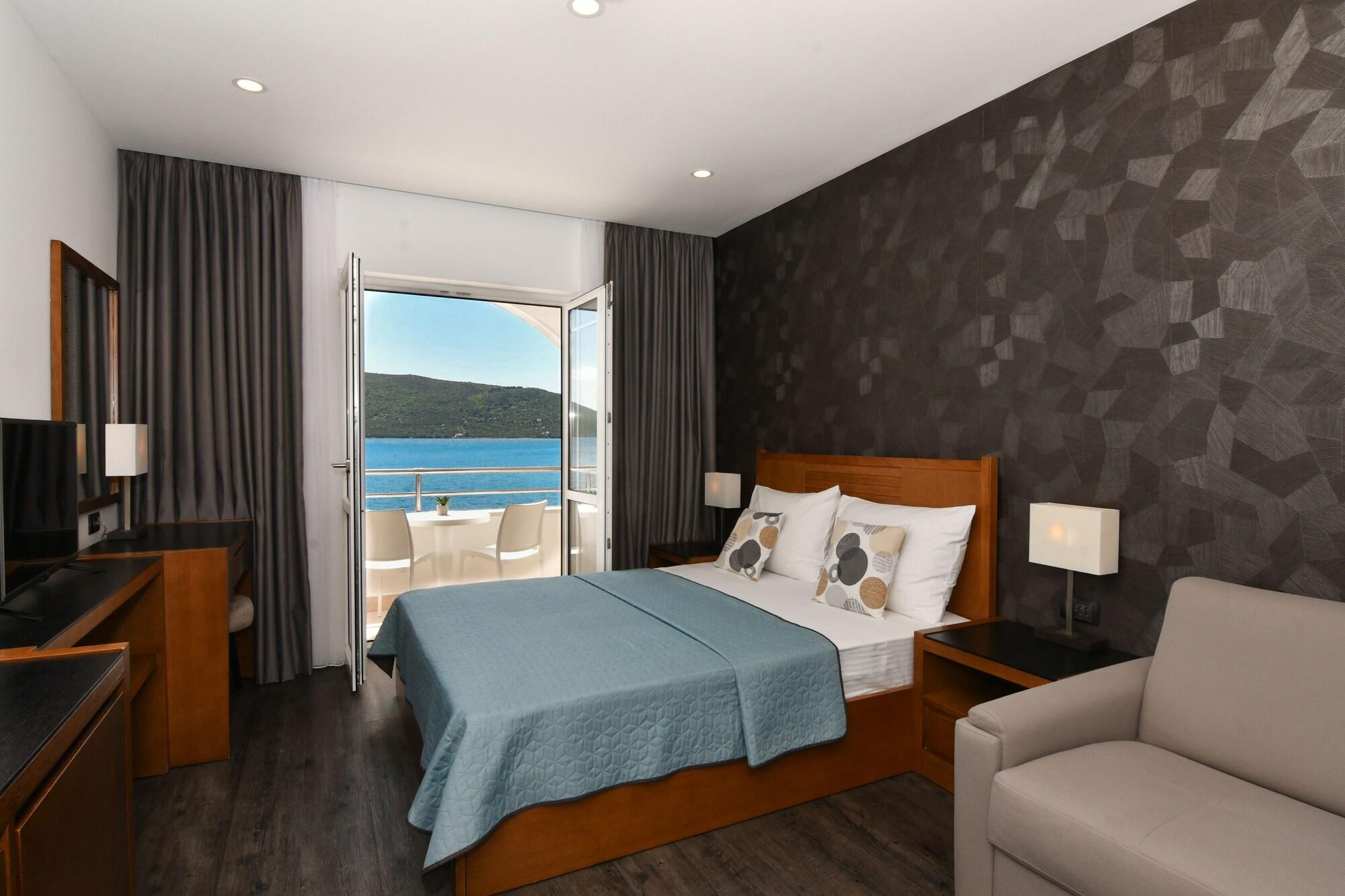 Hotel Perla تْشيرسيك نوفي المظهر الخارجي الصورة
